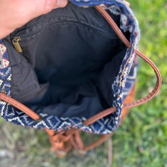 Small woven carrying bag - Picture 8 of 8